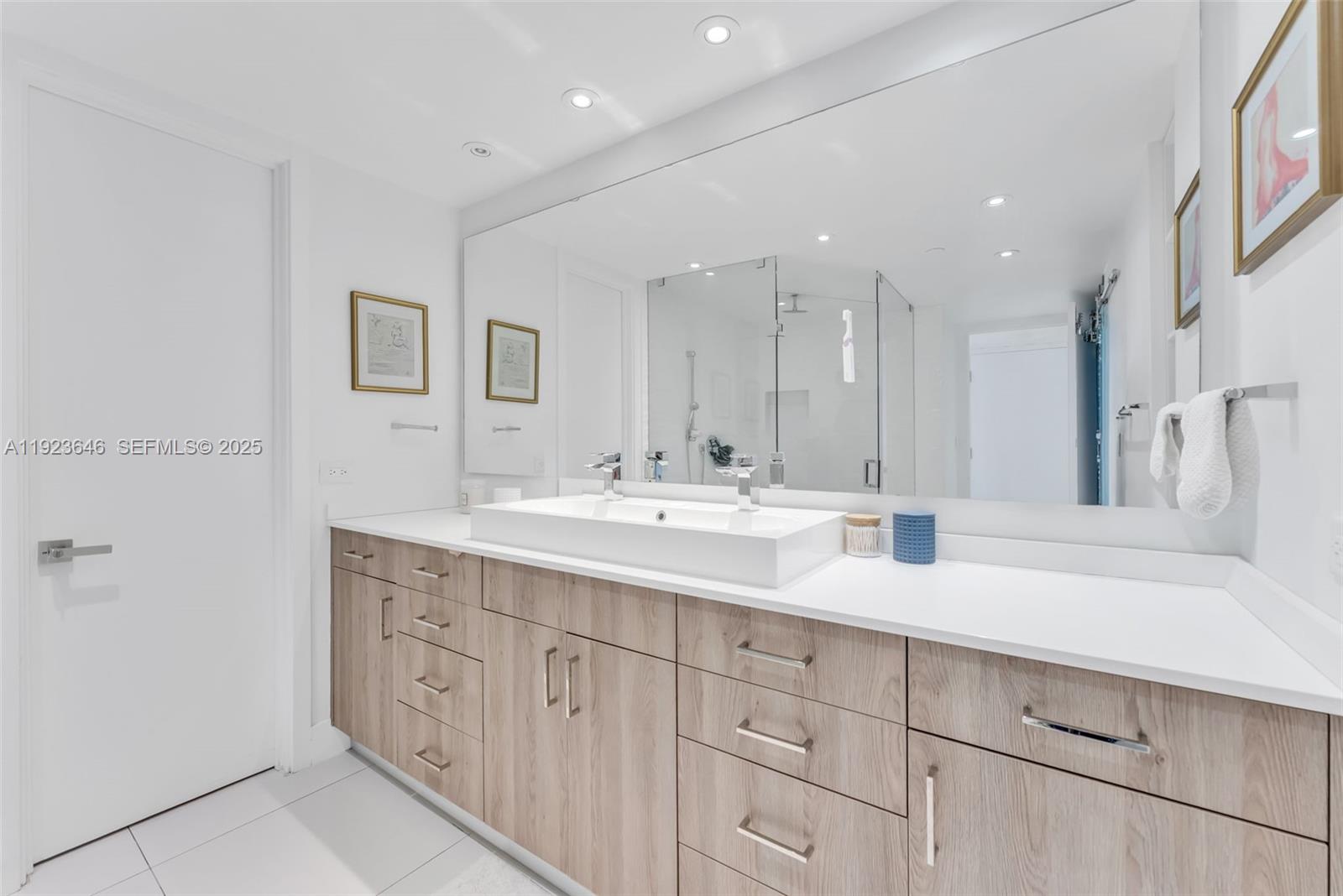 MARINA TOWER CONDO - Residential Lease