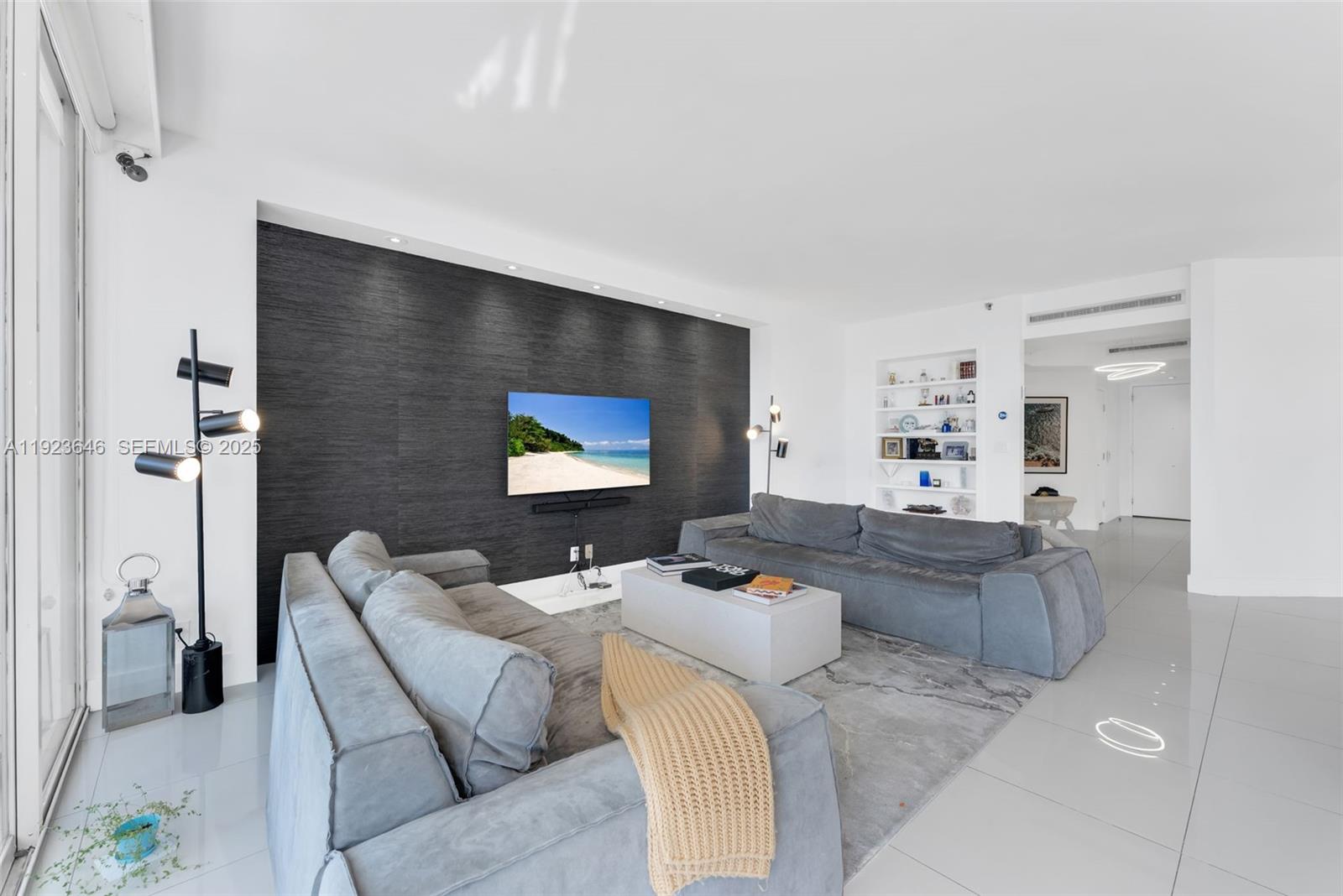 MARINA TOWER CONDO - Residential Lease