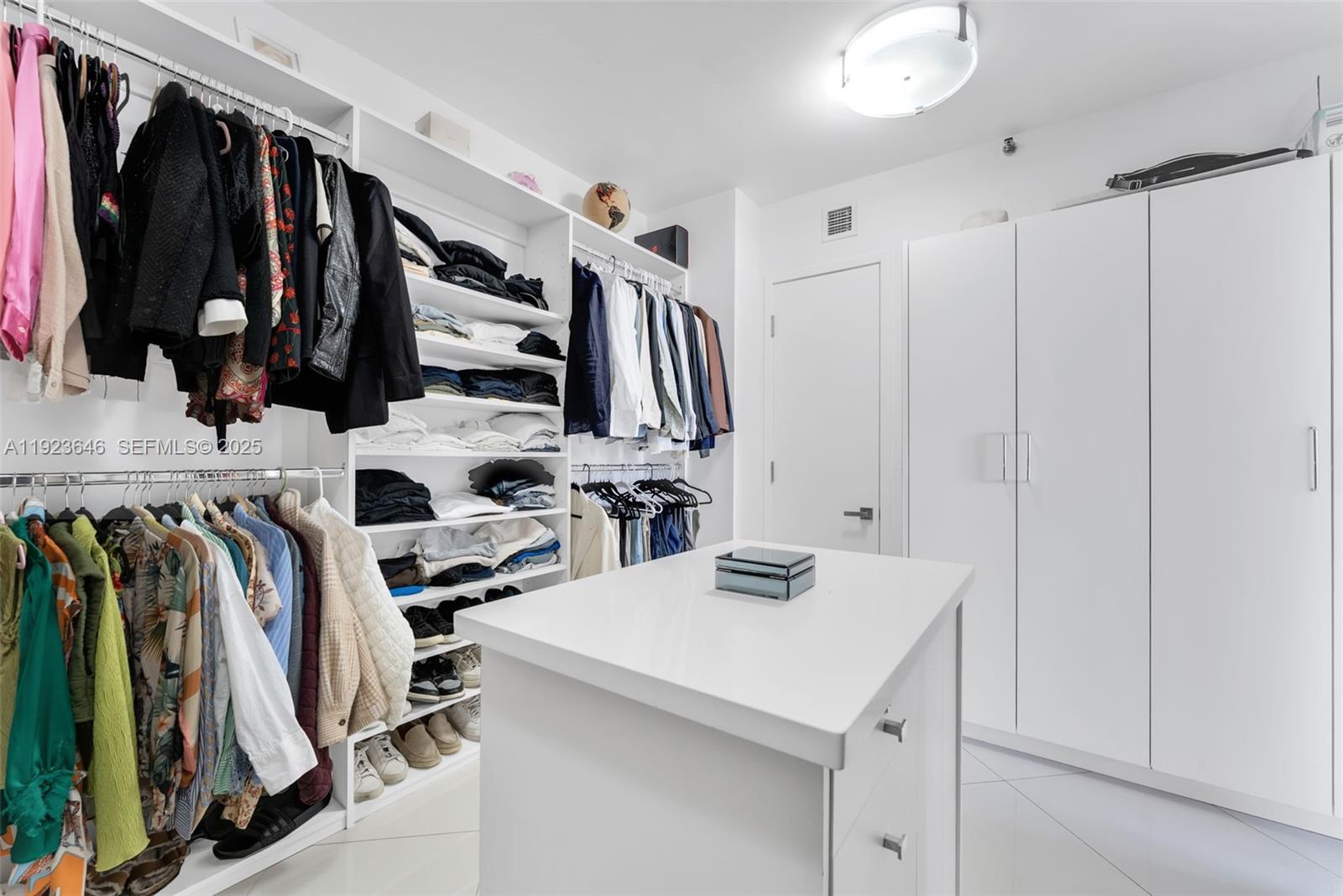 MARINA TOWER CONDO - Residential Lease