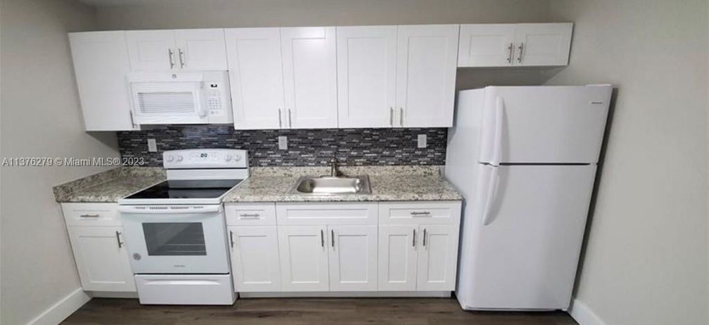 Photo of 450 SW 2nd St #3, Pompano Beach, FL 33060 (MLS # A11376279)