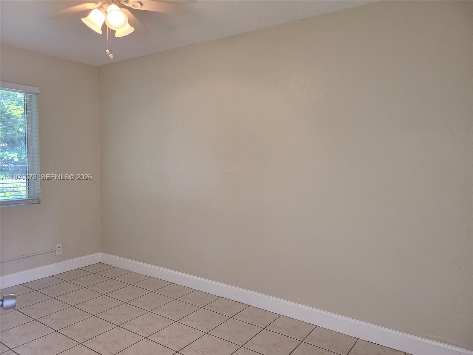 HOLLYWOOD LAWNS - Residential Lease