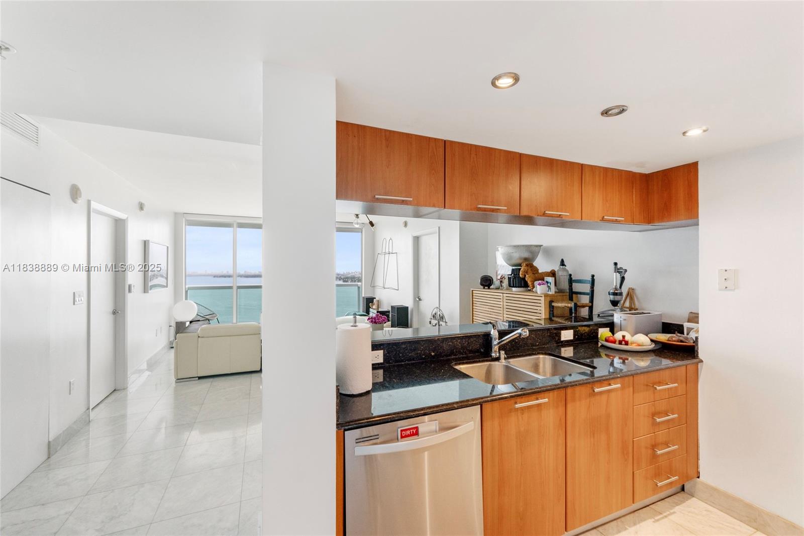 1800 N Bayshore Dr 3003