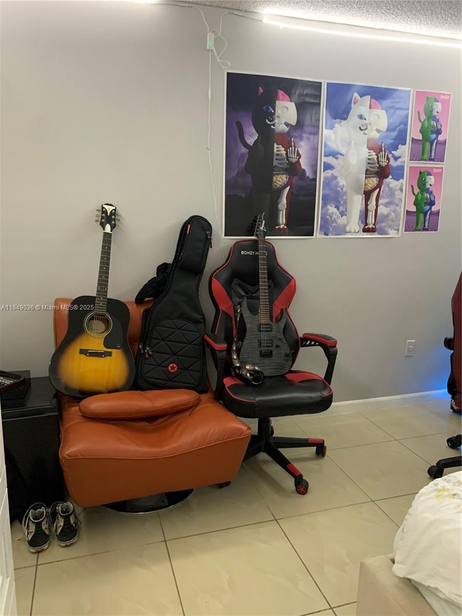 WINSTON TOWERS 600 CONDO - Residential