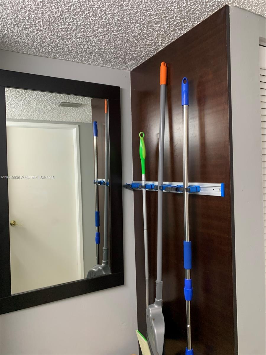 WINSTON TOWERS 600 CONDO - Residential