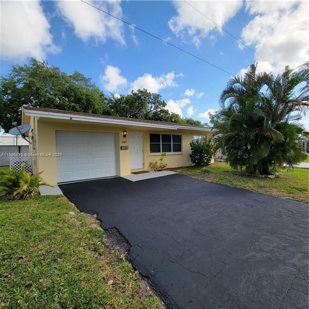 Photo of 2507 NW 55th St, Tamarac, FL 33309 (MLS # A11896073)