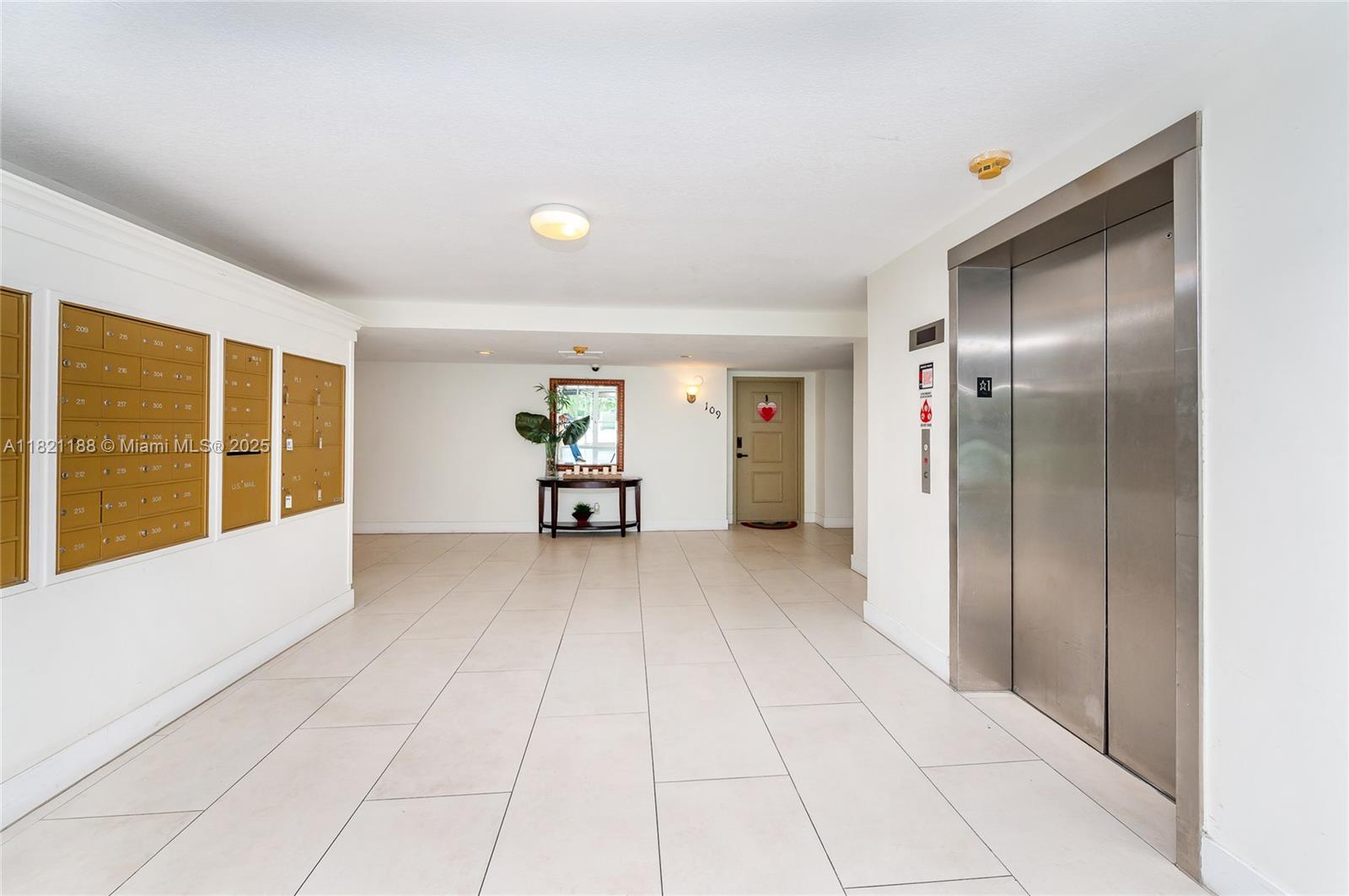 100 LAKEVIEW DR 317