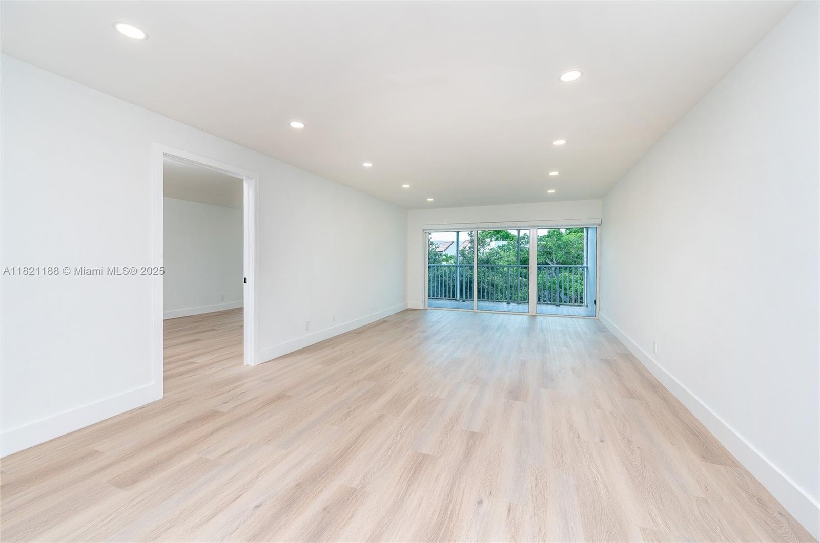 100 LAKEVIEW DR 317