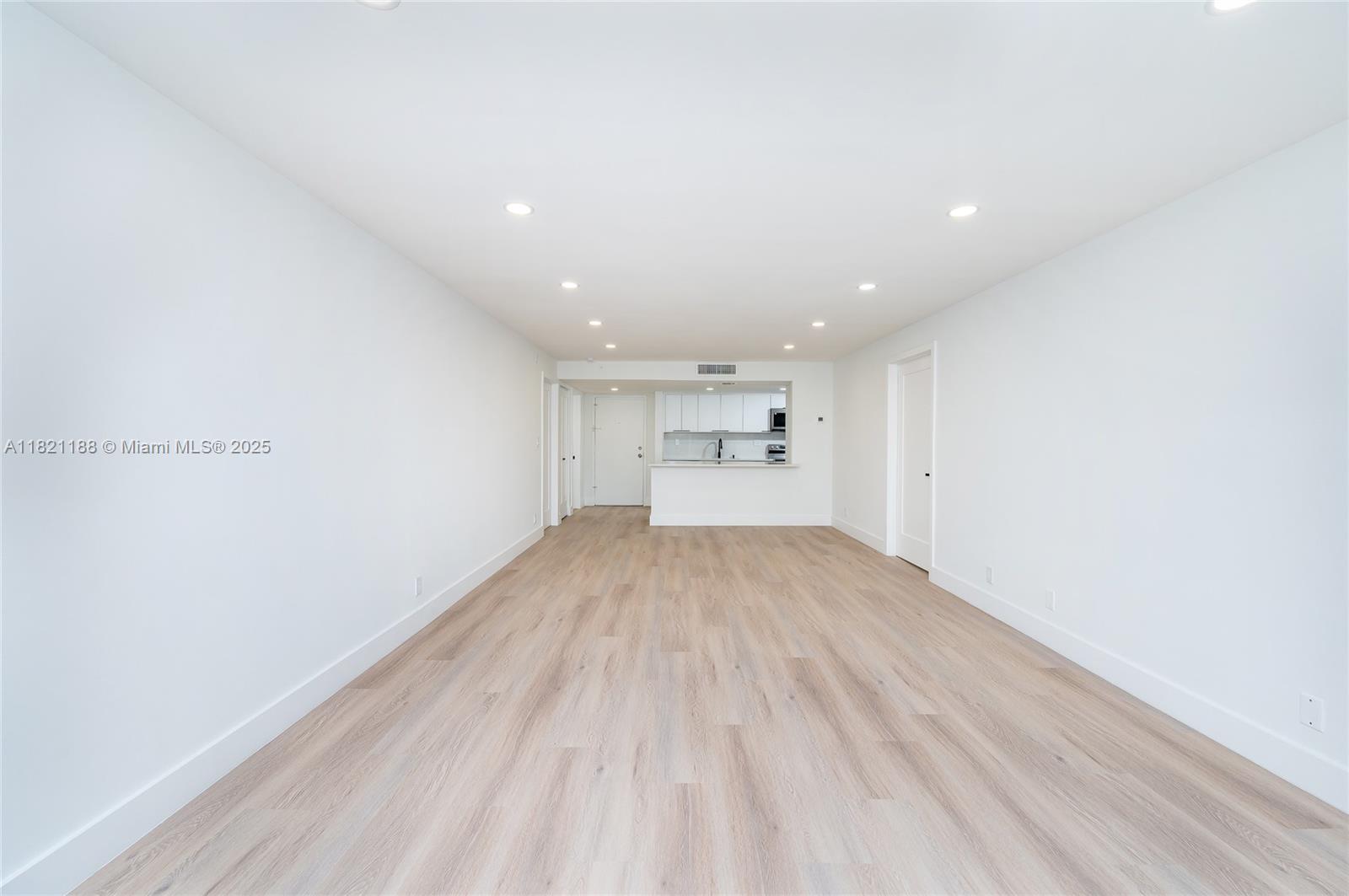 100 LAKEVIEW DR 317