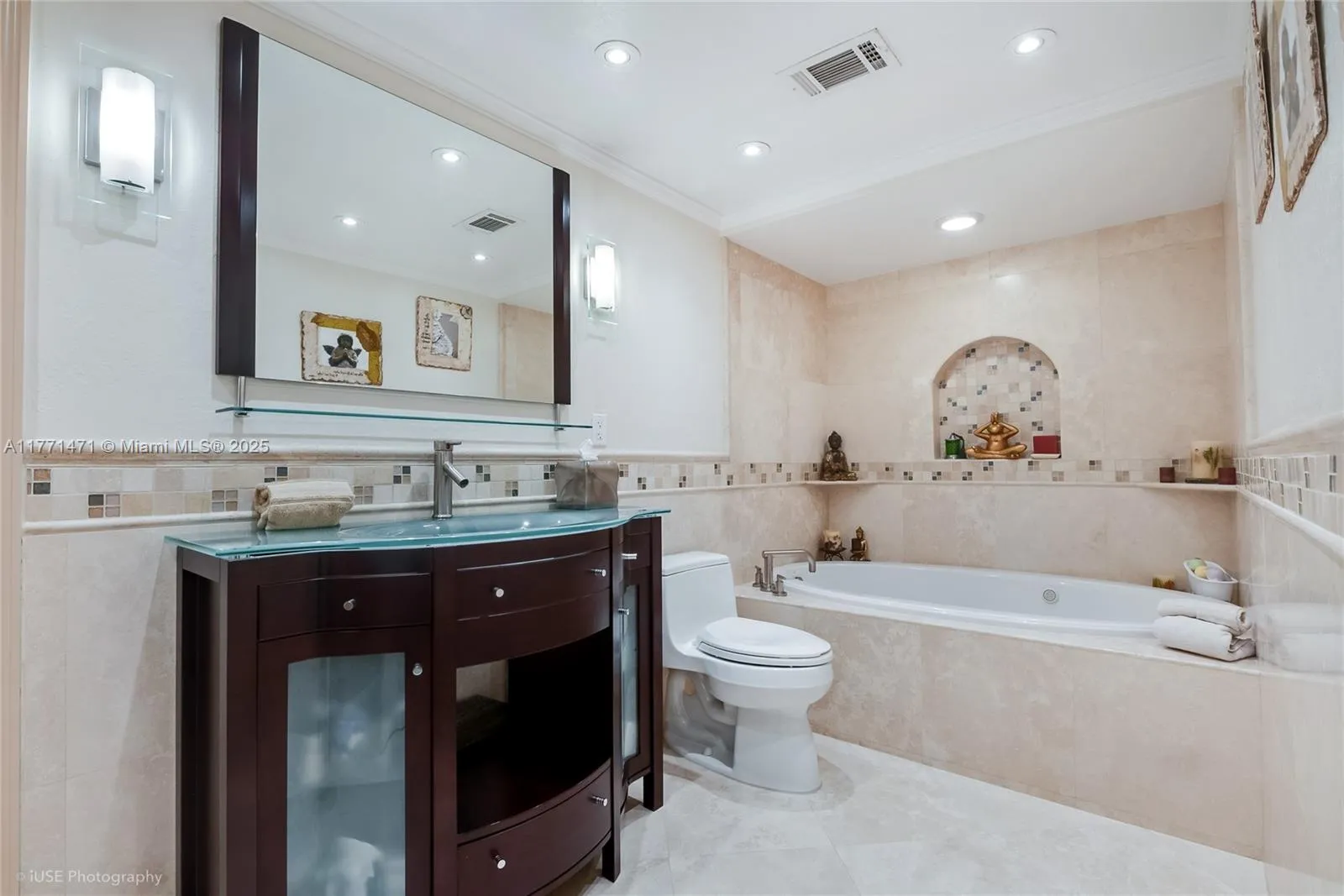 Miami, Florida 33143, United States, 2 Bedrooms Bedrooms, ,2 BathroomsBathrooms,Residential,Active,96610