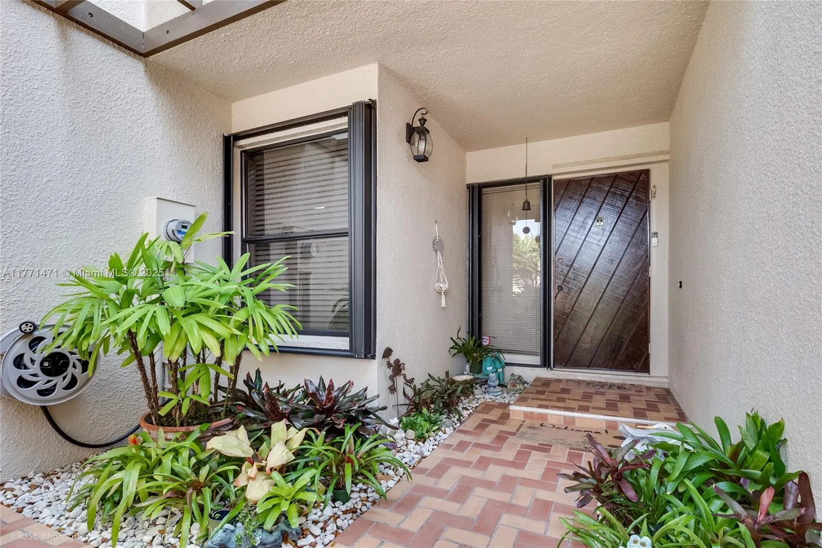 Miami, Florida 33143, United States, 2 Bedrooms Bedrooms, ,2 BathroomsBathrooms,Residential,Active,96610