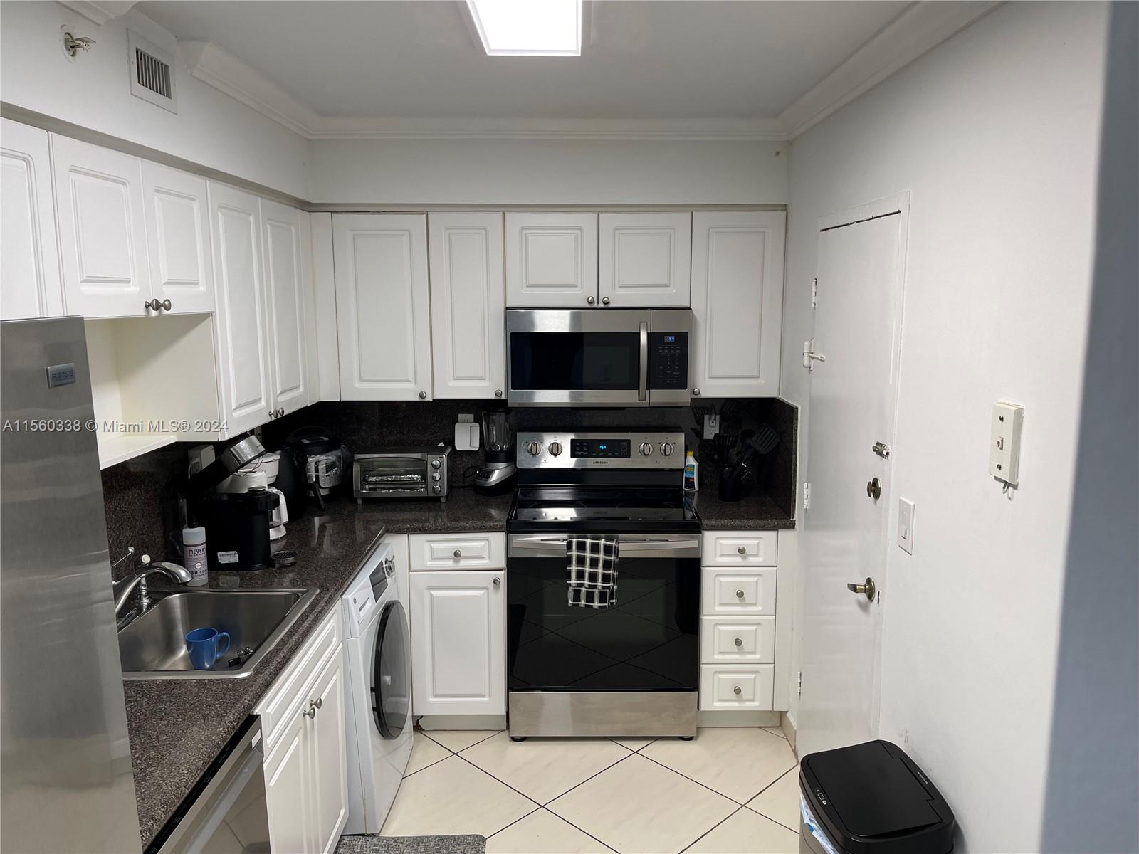 WAVE CONDO - Residential Lease