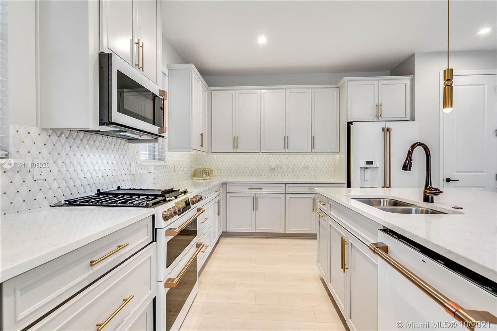 ENCLAVE/HAMLIN - Residential
