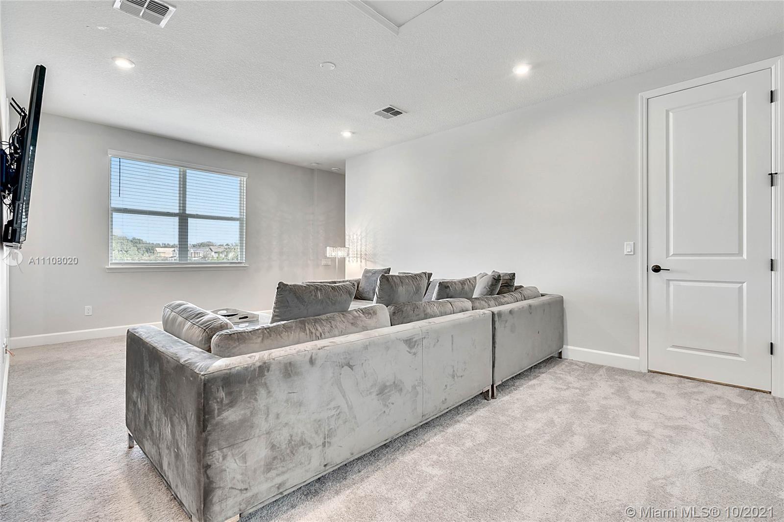 ENCLAVE/HAMLIN - Residential
