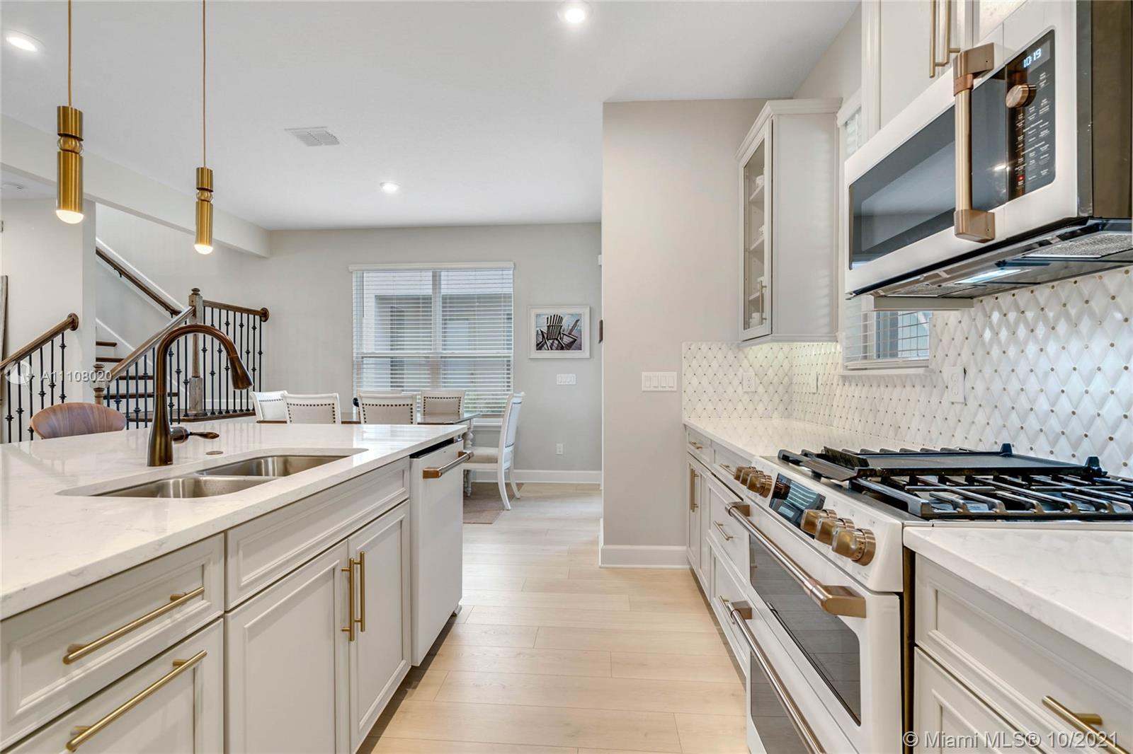 ENCLAVE/HAMLIN - Residential