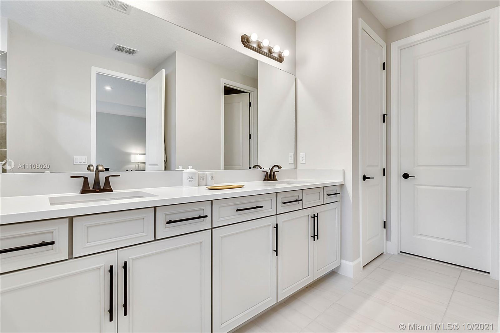 ENCLAVE/HAMLIN - Residential