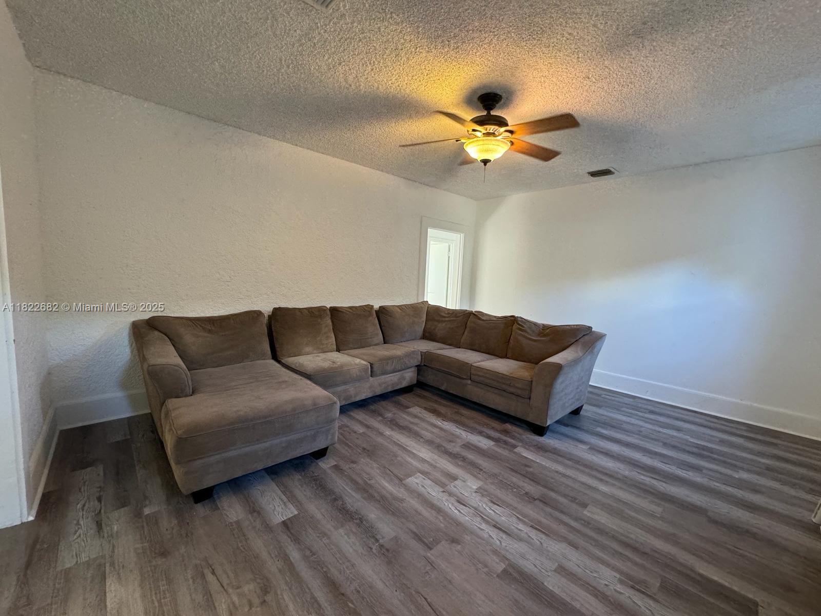 1932 Dewey St 1, Hollywood, Broward County, Florida - 2 Bedrooms  
1 Bathrooms - 