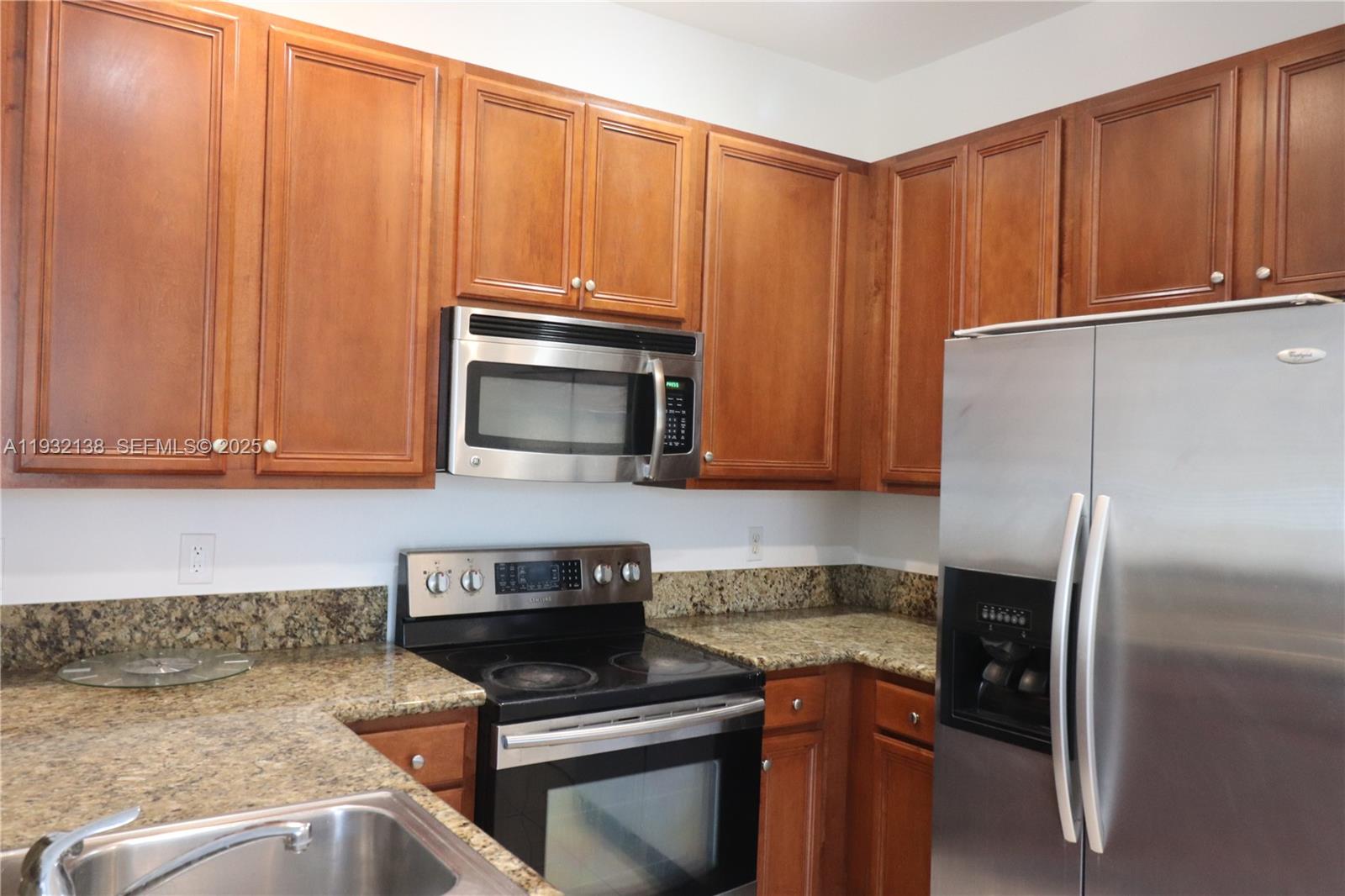 HAMPTON HILLS CONDO - Residential Lease