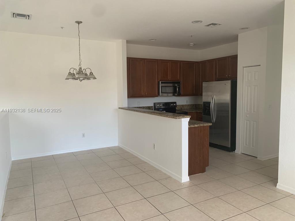 HAMPTON HILLS CONDO - Residential Lease