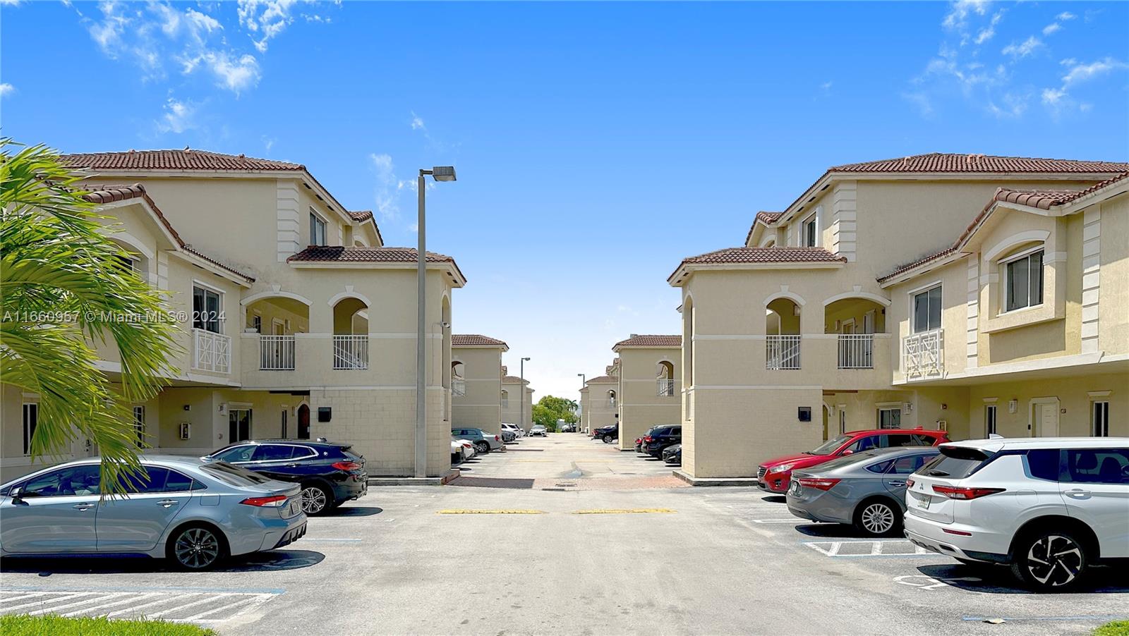 7991 Nw 8th St 107B, Miami, Broward County, Florida - 2 Bedrooms  
3 Bathrooms - 