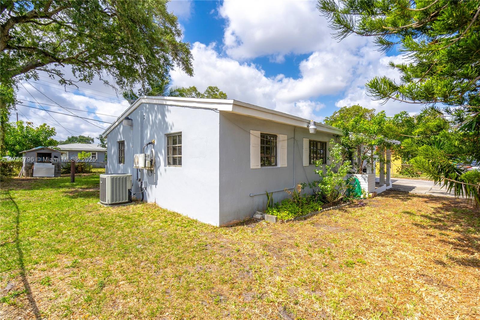 MYRTLE GROVE - Residential