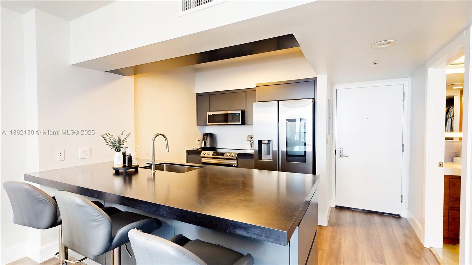 OPERA TOWER CONDO - Residential