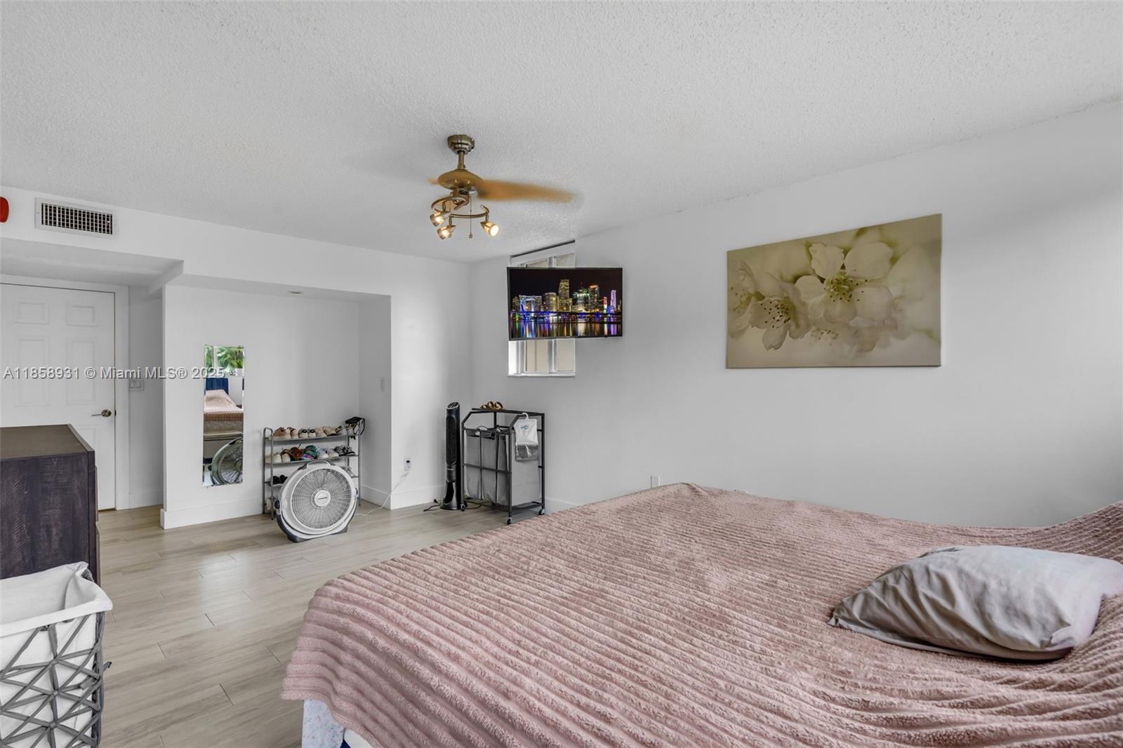 DORAL OAKS CONDO #1 - Residential