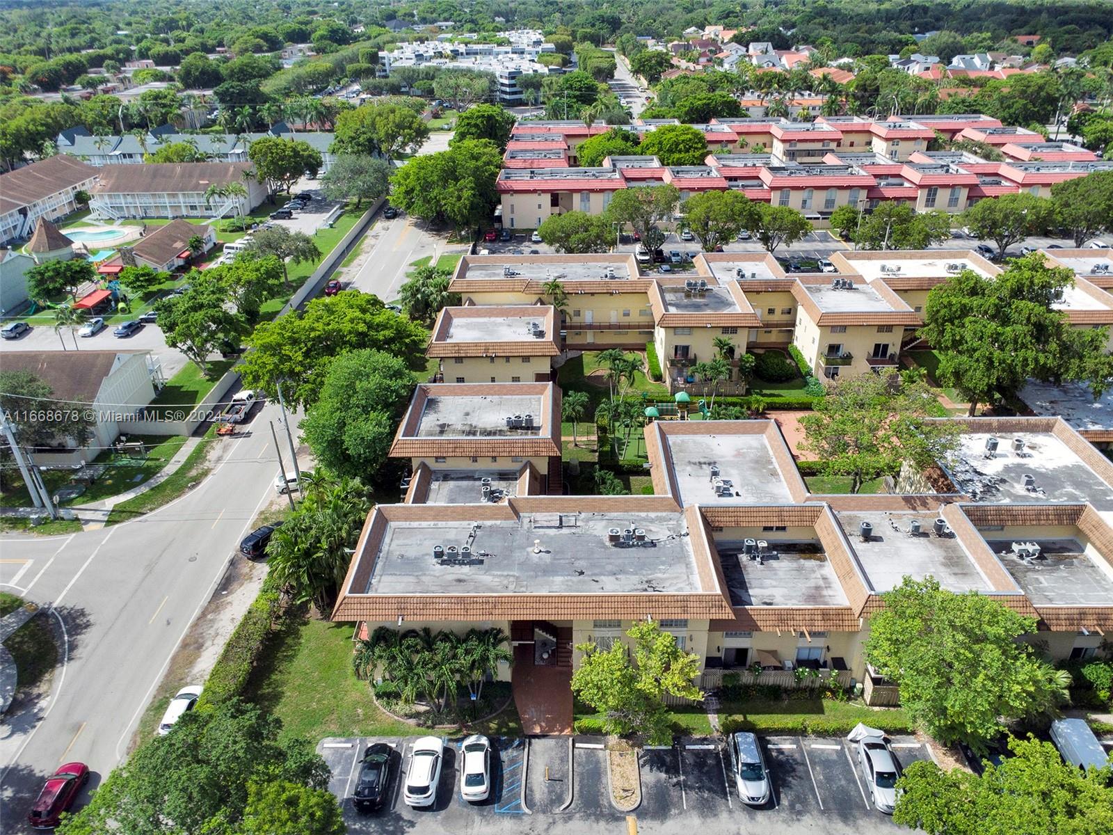 COURTYARDS AT KENDALL CON - Residential