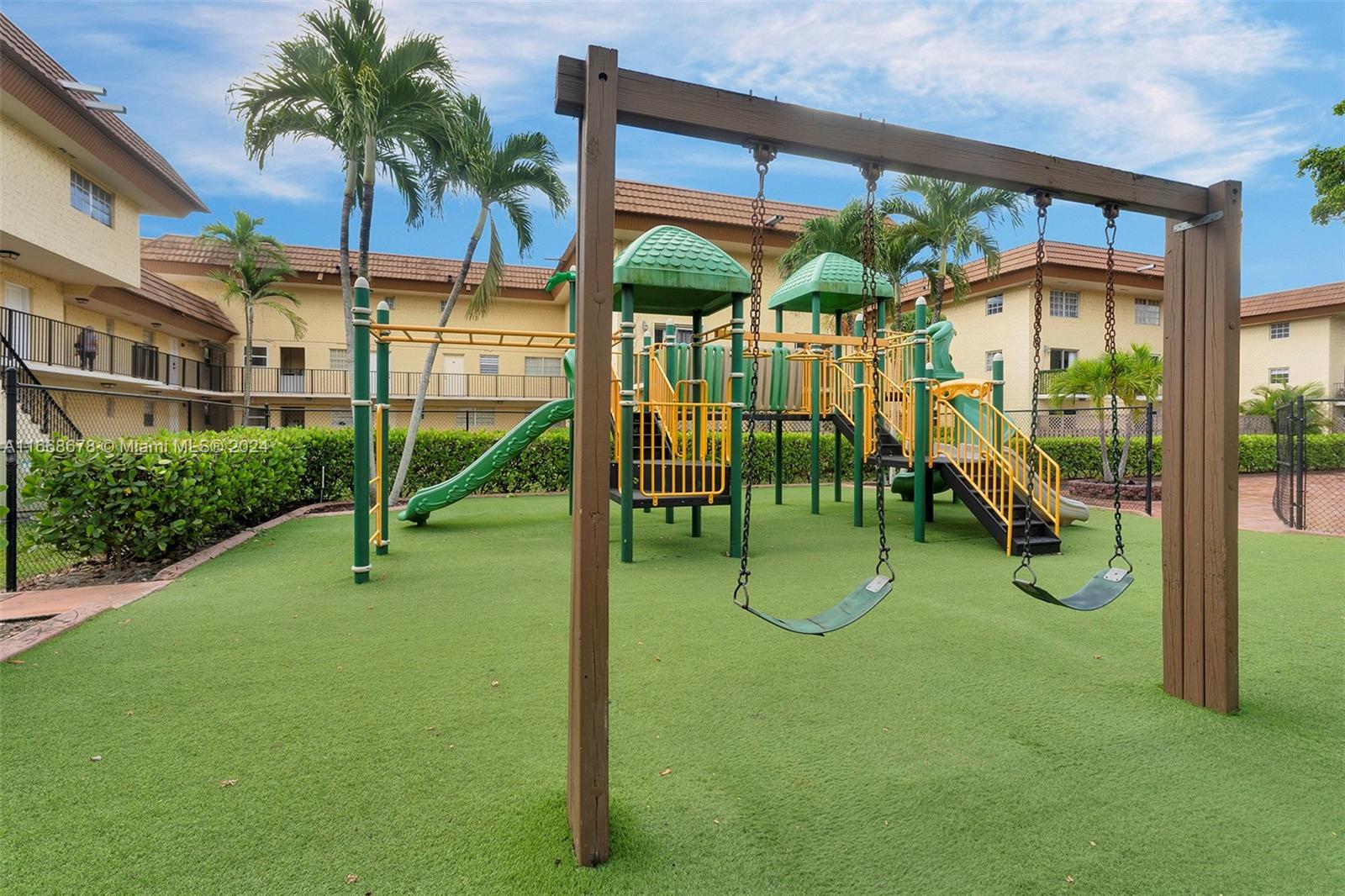COURTYARDS AT KENDALL CON - Residential