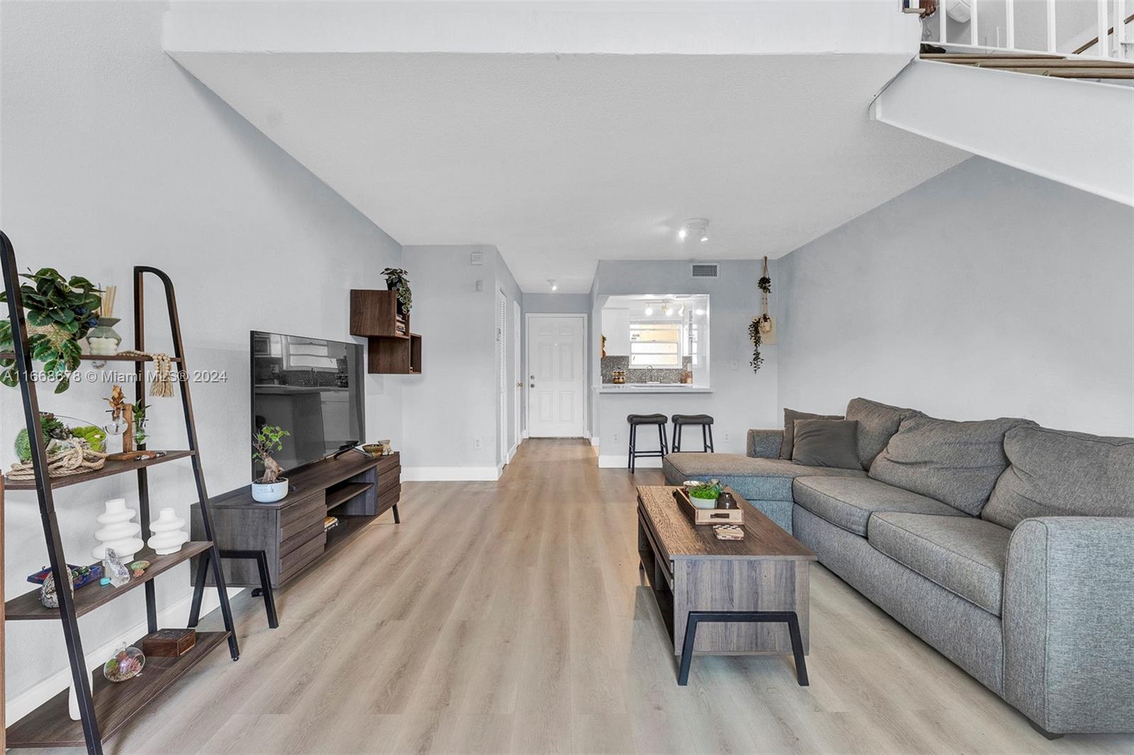 COURTYARDS AT KENDALL CON - Residential