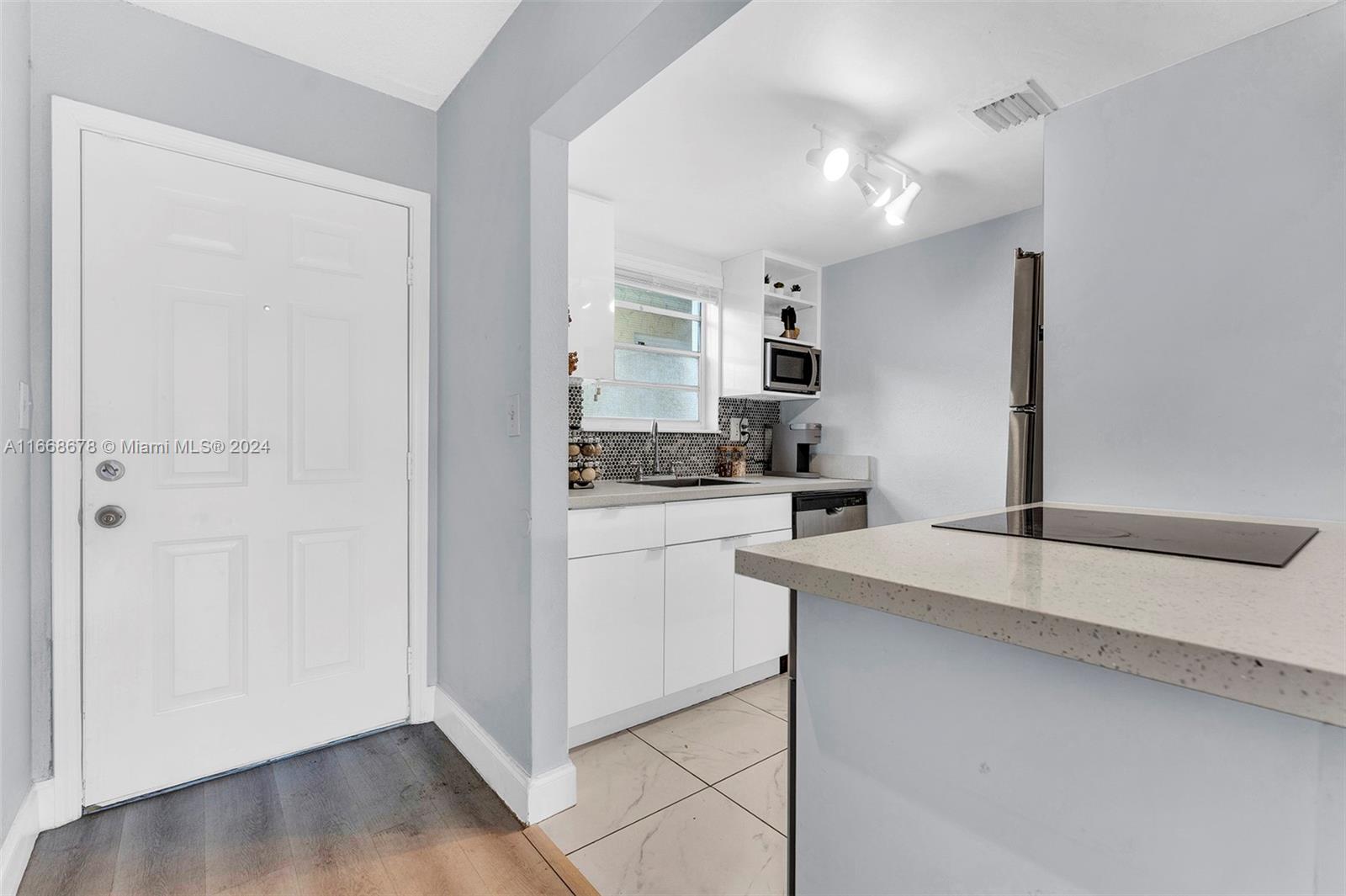 COURTYARDS AT KENDALL CON - Residential