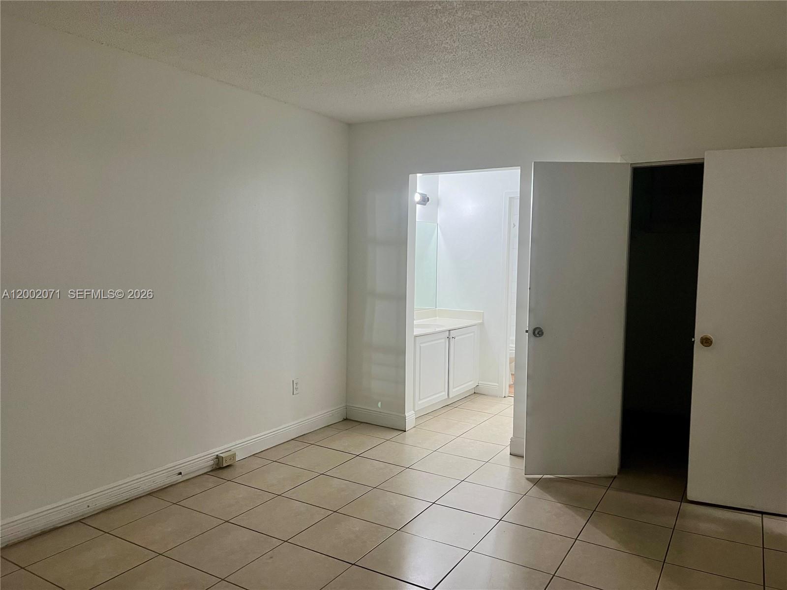 DORAL GARDENS II CONDO - Residential Lease