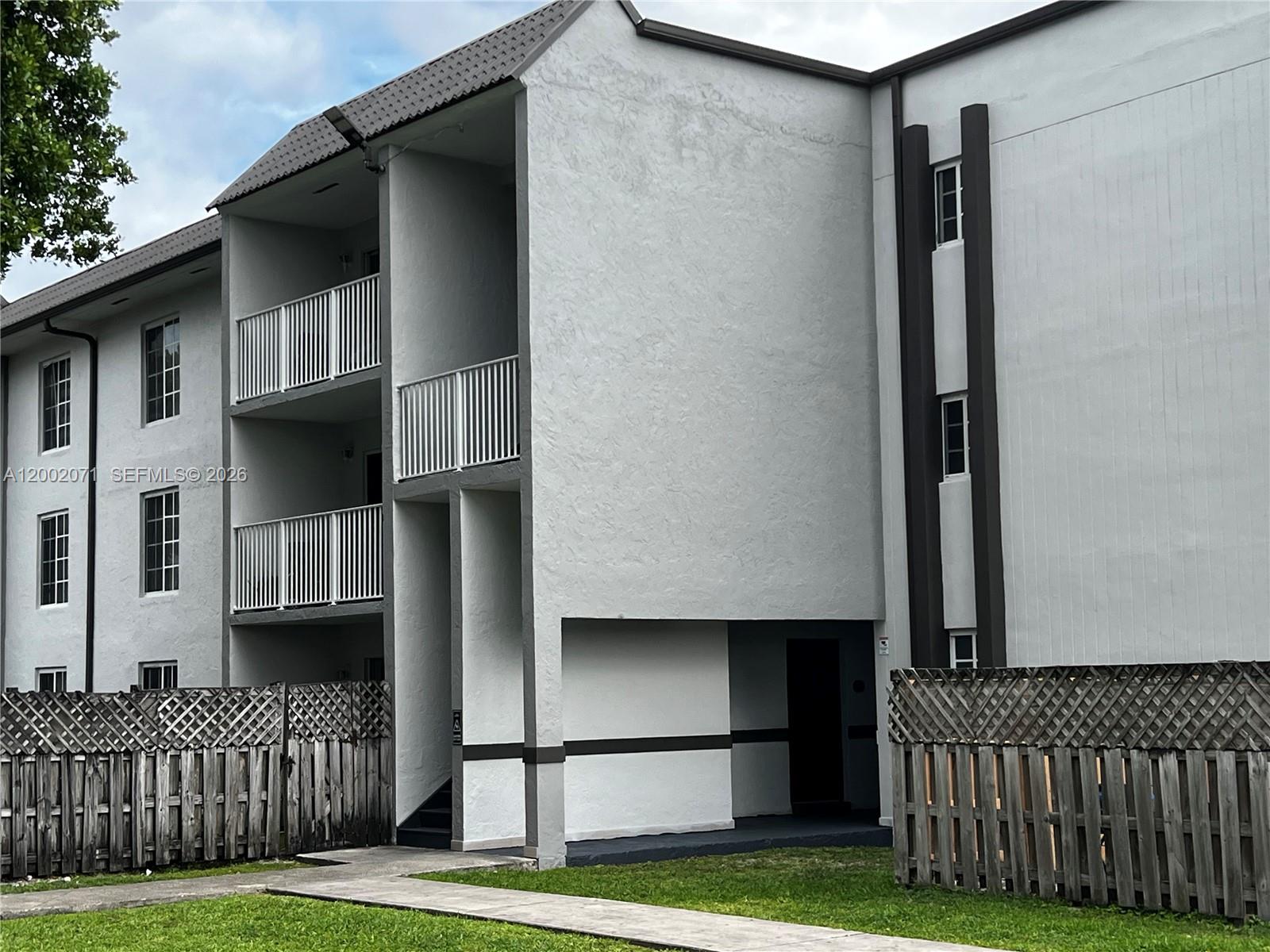 DORAL GARDENS II CONDO - Residential Lease