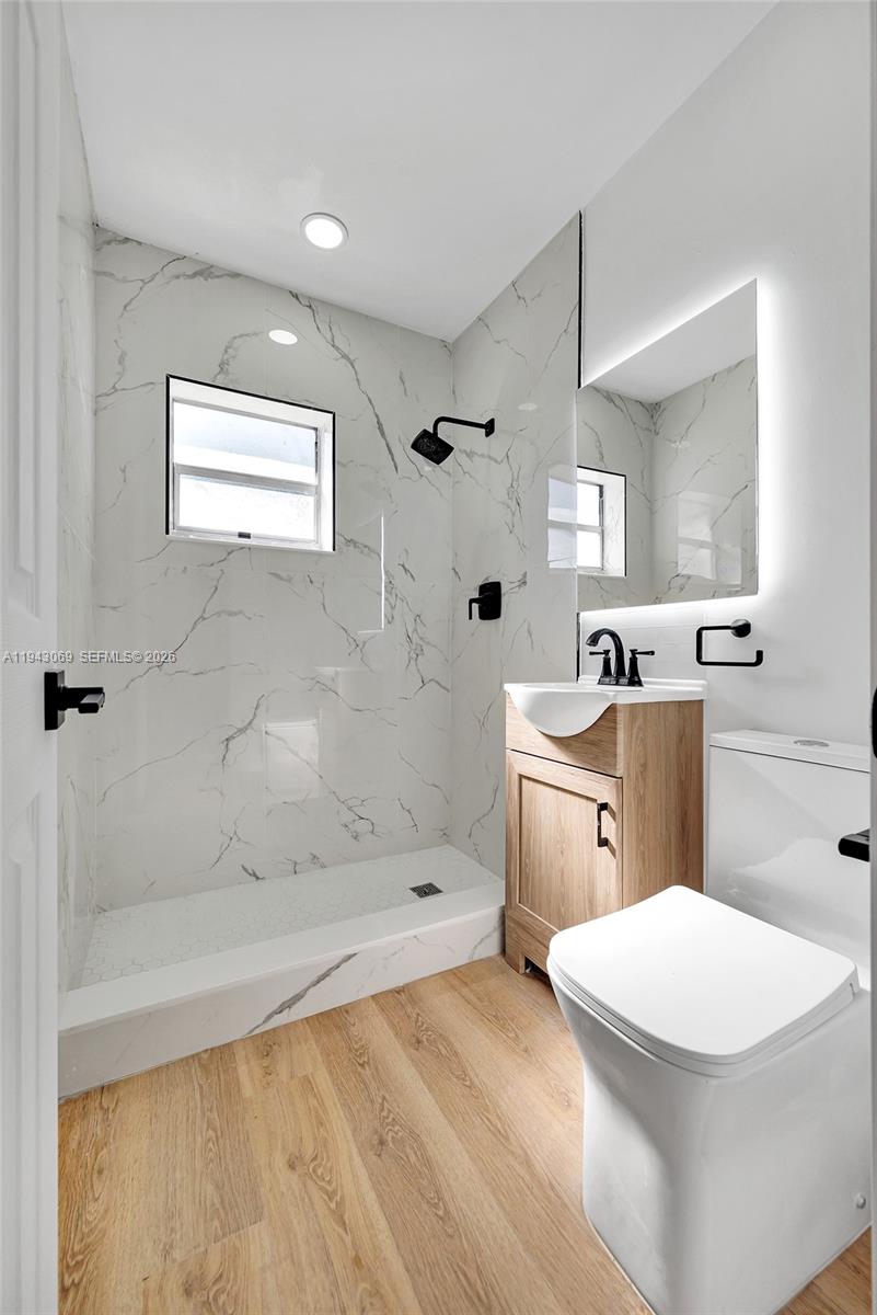 LAUDERDALE MANORS ADD - Residential