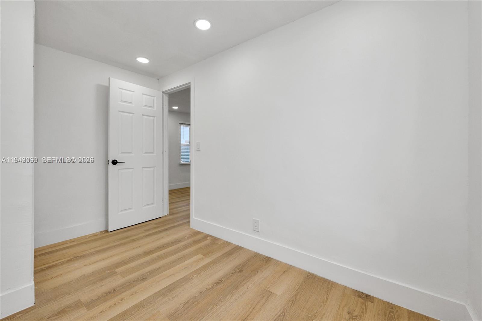 LAUDERDALE MANORS ADD - Residential