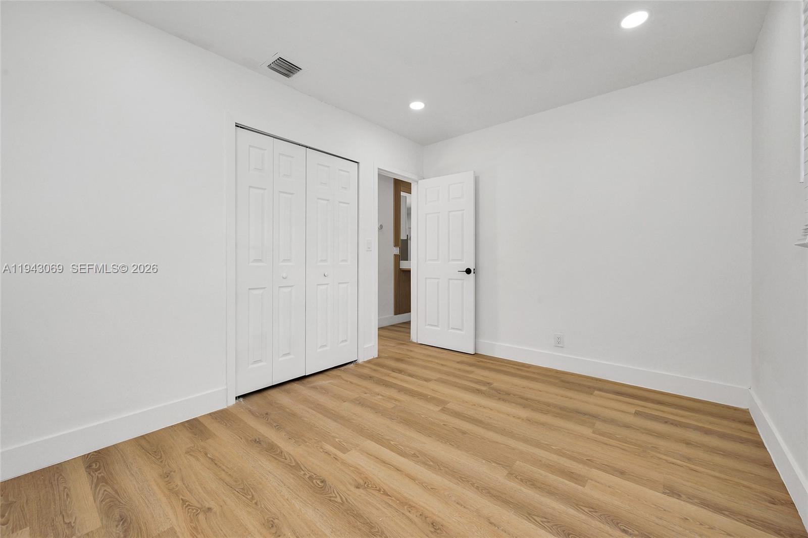 LAUDERDALE MANORS ADD - Residential