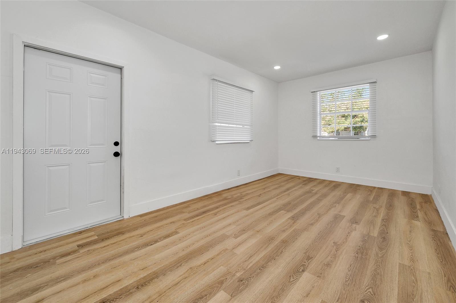 LAUDERDALE MANORS ADD - Residential