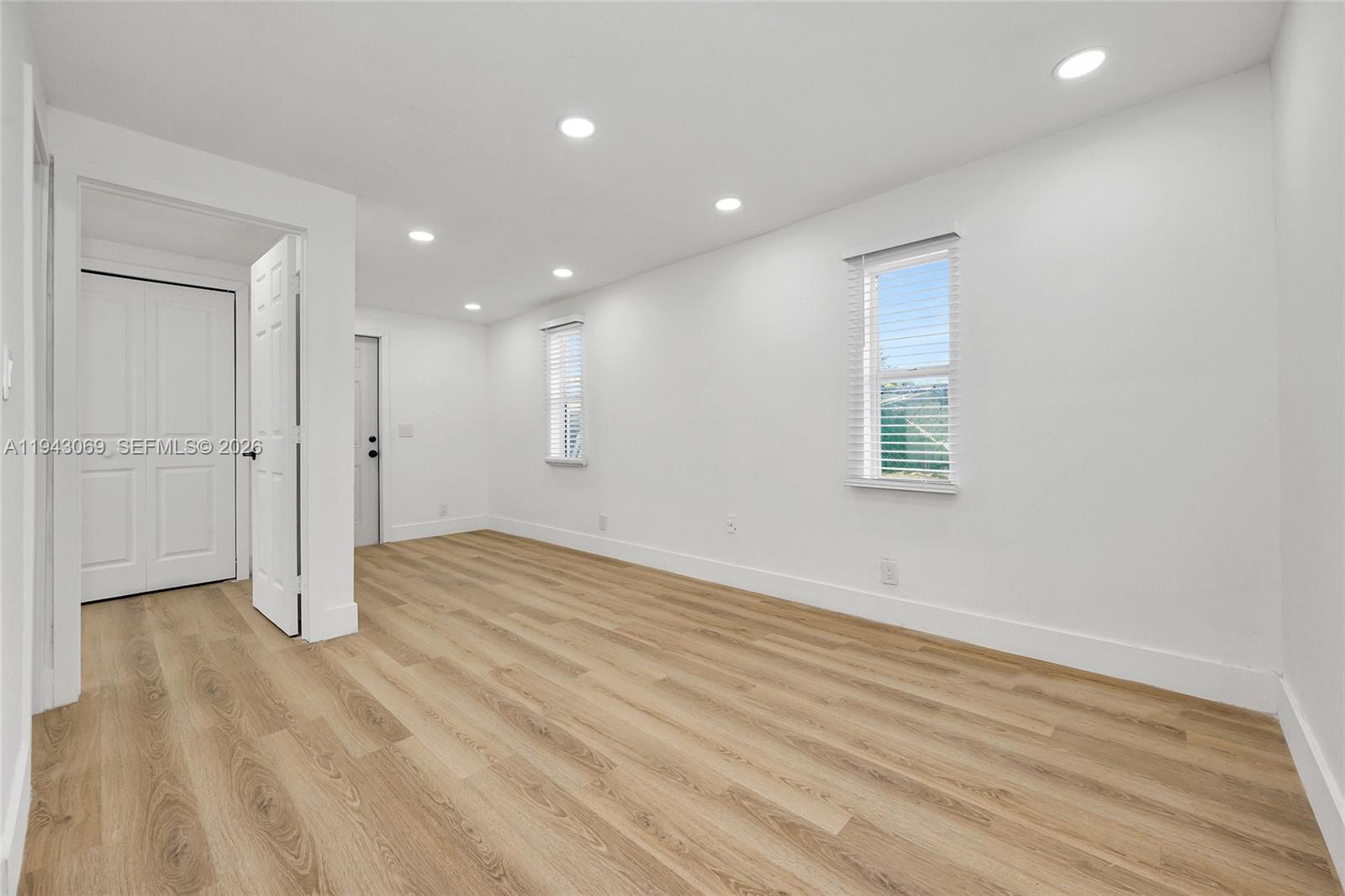 LAUDERDALE MANORS ADD - Residential