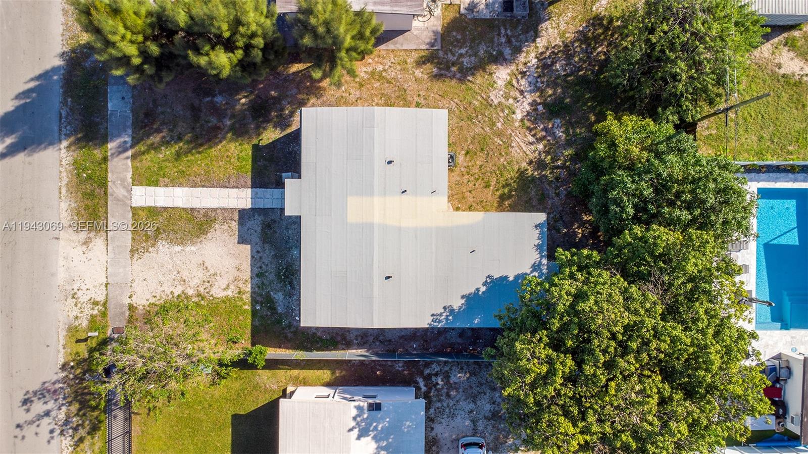 LAUDERDALE MANORS ADD - Residential