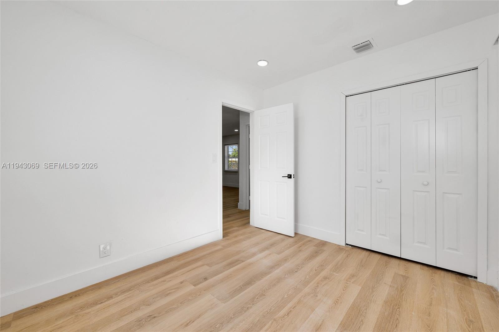 LAUDERDALE MANORS ADD - Residential