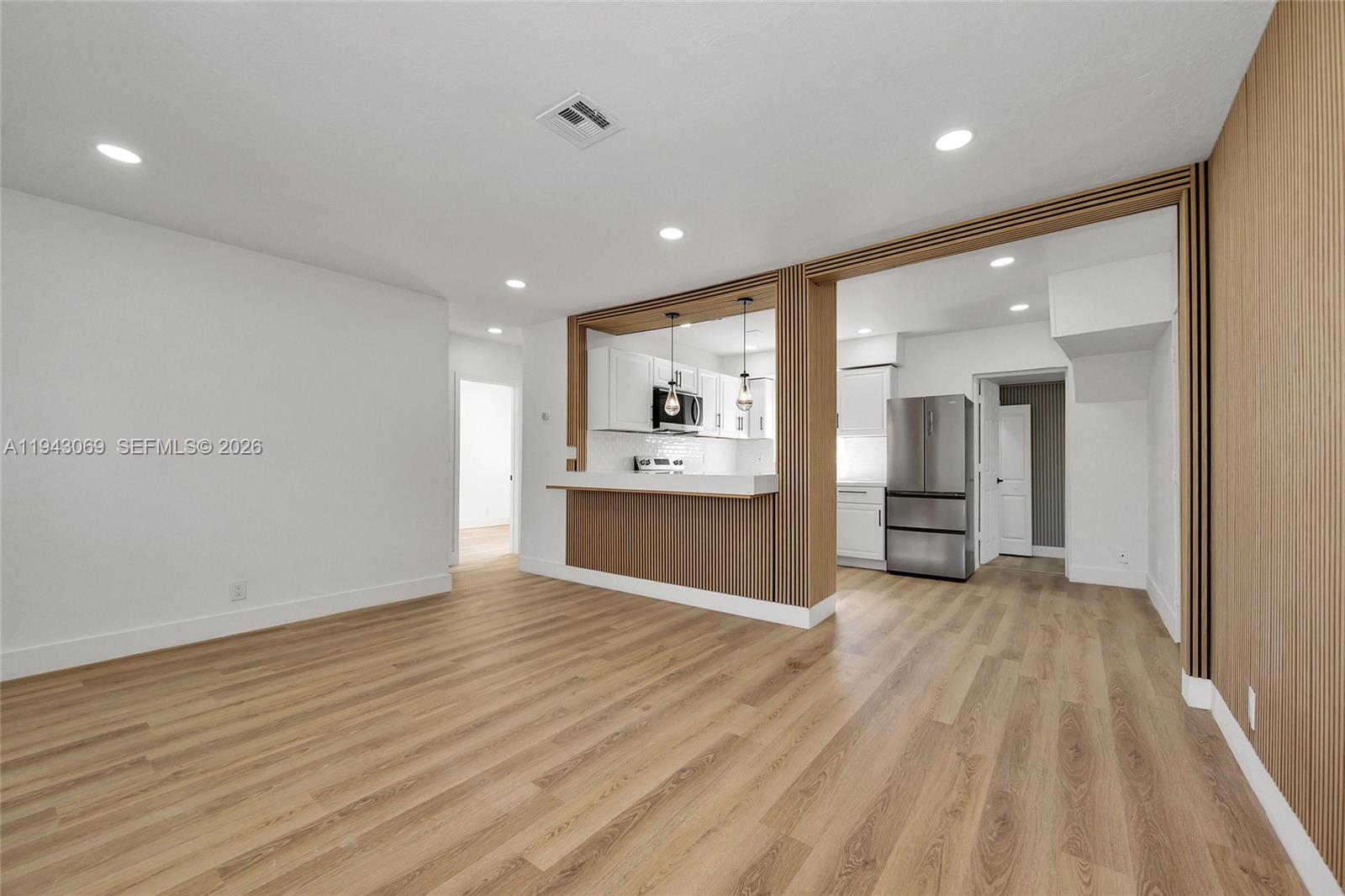 LAUDERDALE MANORS ADD - Residential