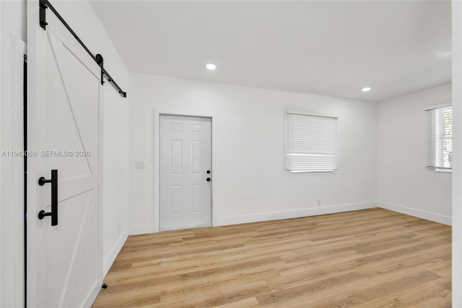 LAUDERDALE MANORS ADD - Residential