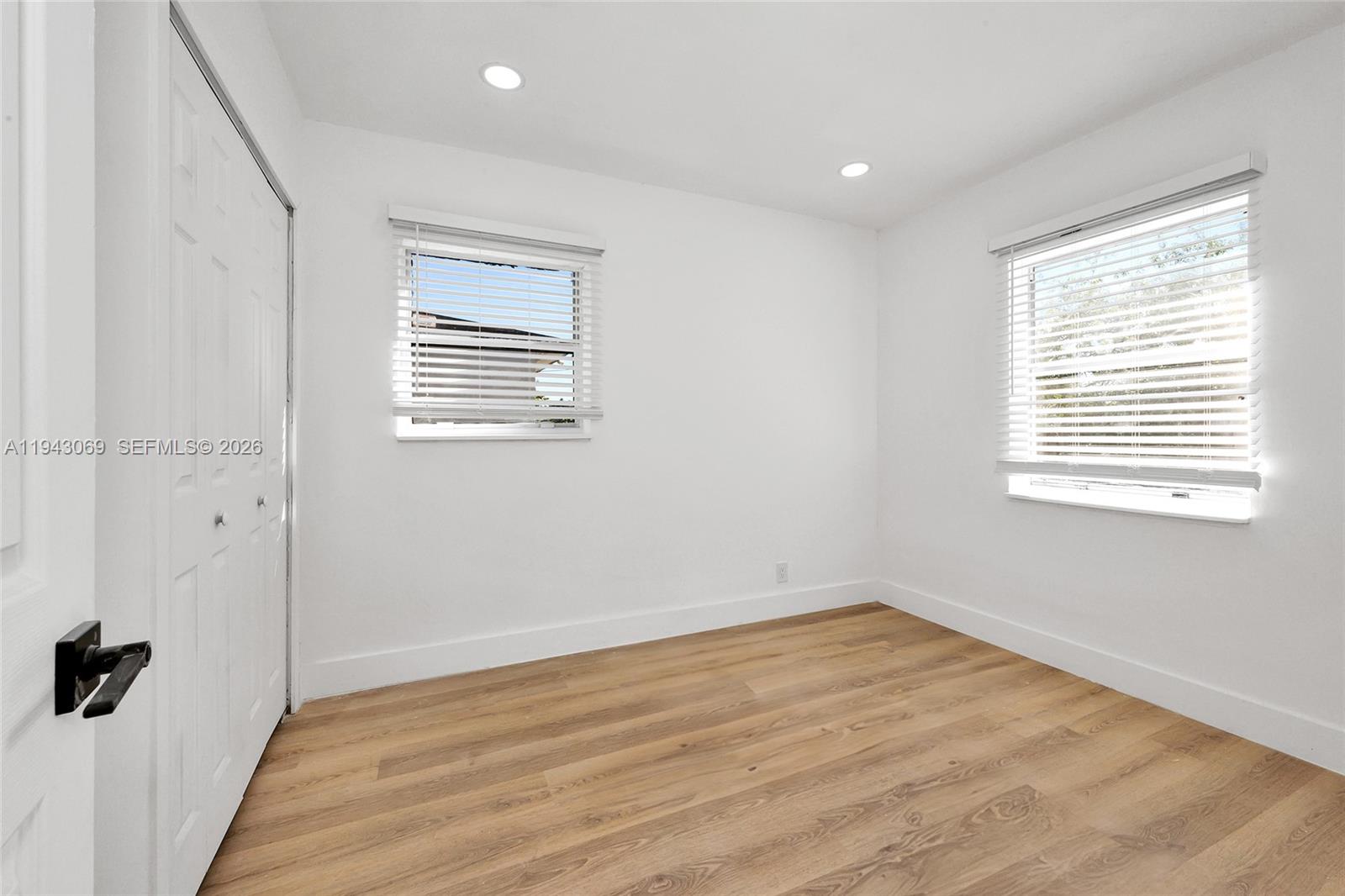 LAUDERDALE MANORS ADD - Residential