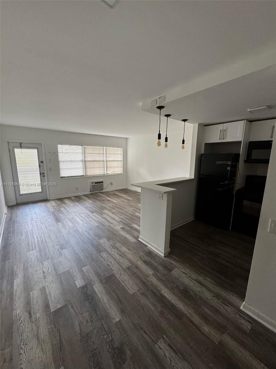 SUFFOLK AT CENTURY VILLAG - Residential
