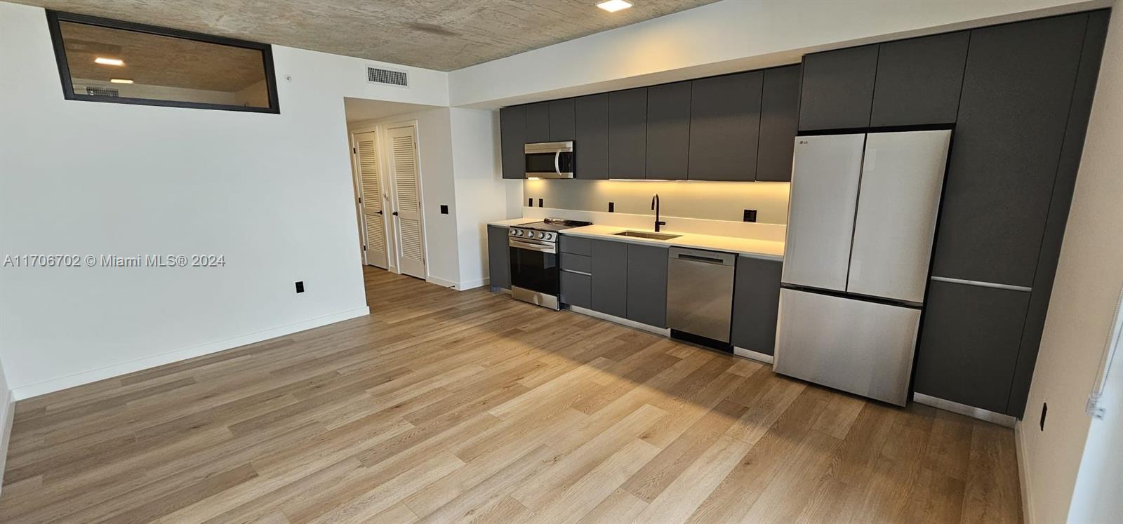 307 SW 5th St ONE BEDROOM