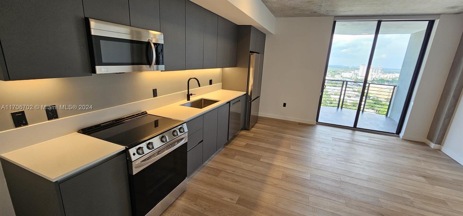 Rental Property at 307 Sw 5th St One Bedroo, Fort Lauderdale, Broward County, Florida - Bedrooms: 1 
Bathrooms: 1  - $2,800 MO.