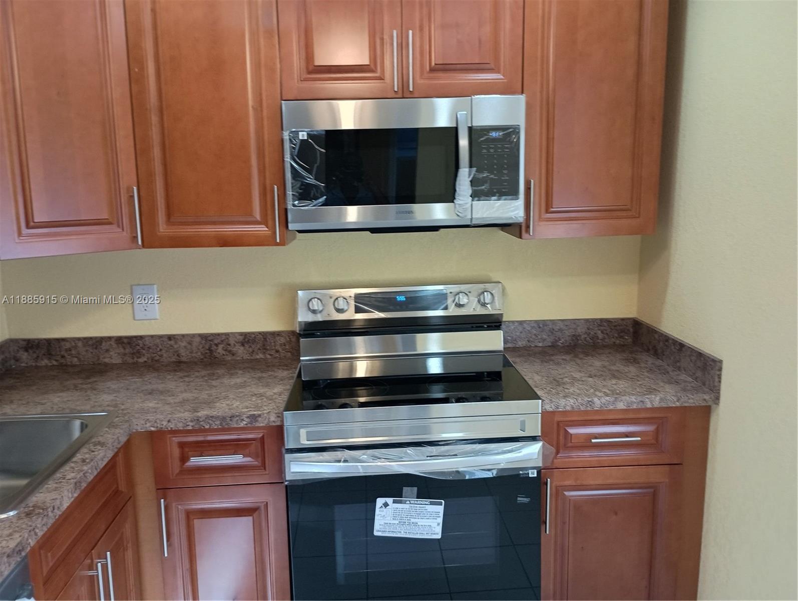 LAS VISTAS H IN INVERRARY - Residential Lease