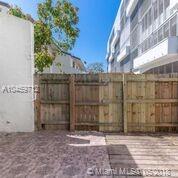 RIVER CLUB TOWNHOUSE COND - Residential