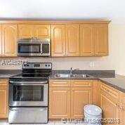 RIVER CLUB TOWNHOUSE COND - Residential