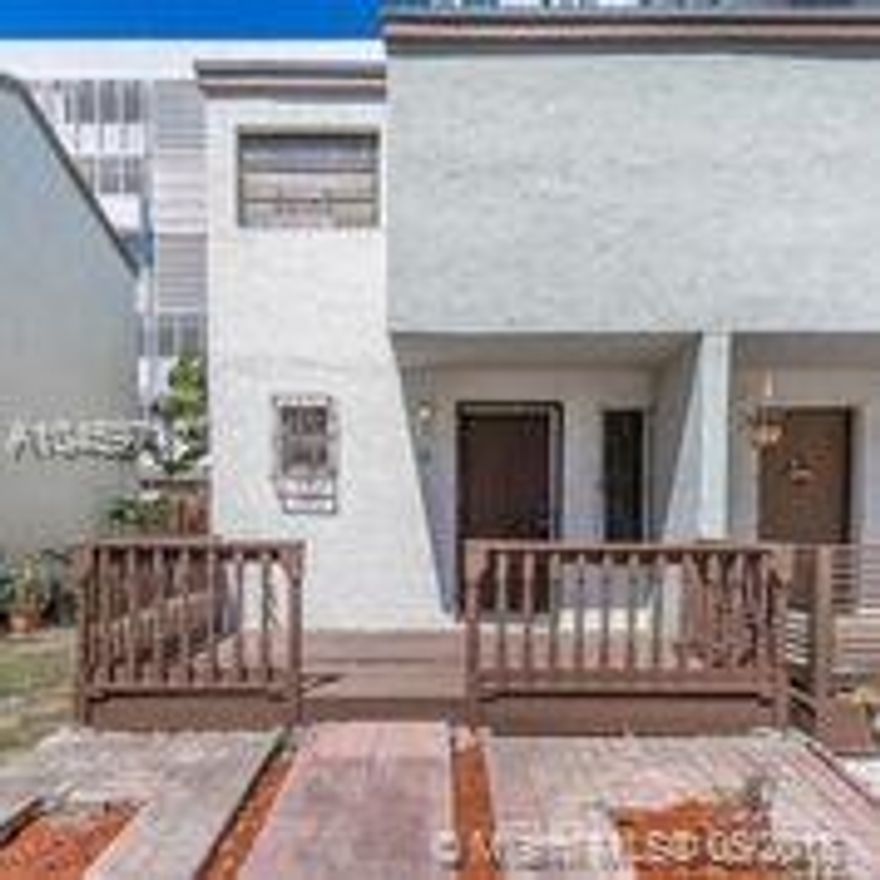 SPACIOUS 2 BEDROOM/1.5 BATHROOM TOWNHOUSE LOCATED IN THE HEART OF MIAMI. EASY TO SHOW, NEAR  DOWNTOWN ,BRICKELL, MIDTOWN, JACKSON AND THE BEACHES. PARK IN WALKING DISTANCE. 1ST FLOOR TILED THROUGHOUT, 2ND FLOOR HAS WOOD. THE KITCHEN HAS S/S APPLIANCES WITH WASHER & DRYER COMBO UPSTAIRS NEXT TO THE ROOMS.  PARKING IS LOCATED RIGHT IN FRONT OF THE UNIT. THIS IS GREAT RENTAL PROPERTY FOR YOUR FIRST TIME INVESTERS. THIS IS A REGULAR SALE, NO WAITING FOR APPROVALS. CALL TO SET UP AN APPOINTMENT TODAY