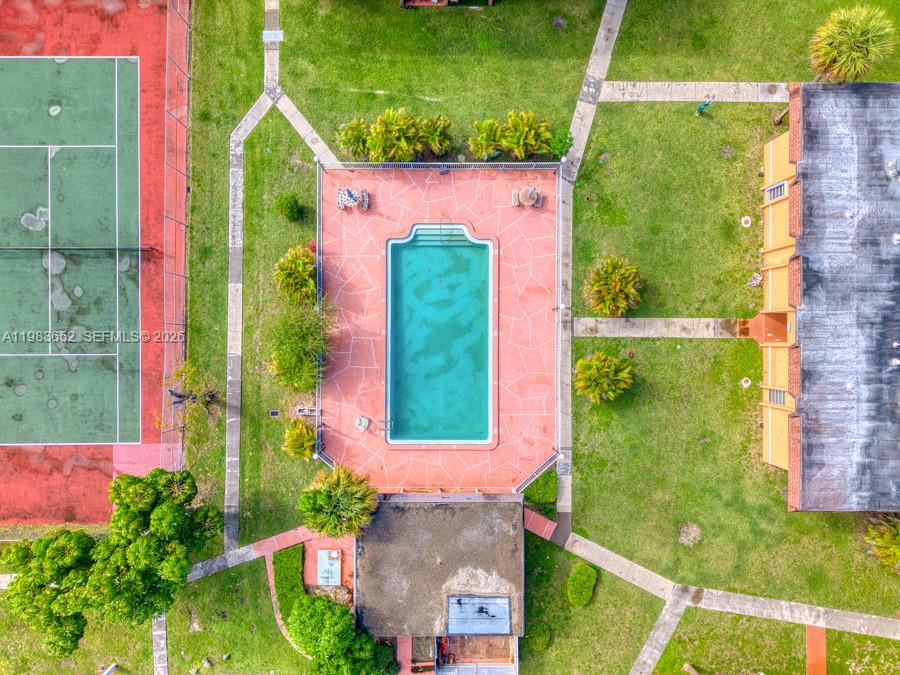 SUNSET PALMS EAST CONDO - Residential